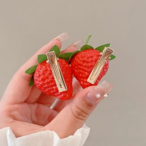 4 pieces of women's simulated strawberry hairpins, side bangs fun hairpins, headdresses three-dimensional sweet hair accessories students cute funny top clips