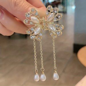 1 piece of sweet and cute rhinestone artificial pearl butterfly claws with tassel hair clip accessories, suitable for women and an ideal choice for gift giving